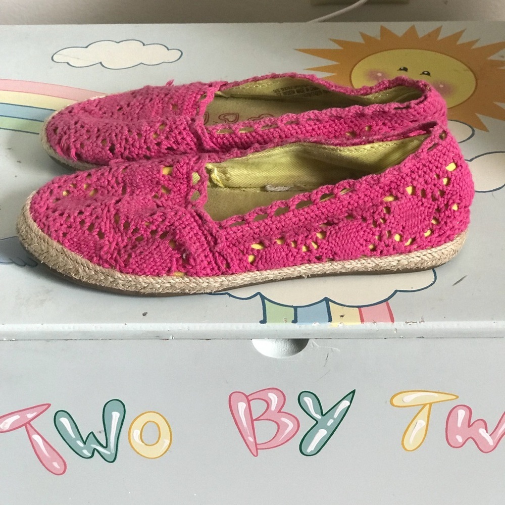 Children’s Place Pink Straw Shoes